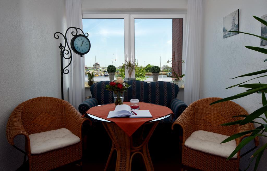 Hotel An'T Yachthaven Harlesiel Zewnętrze zdjęcie