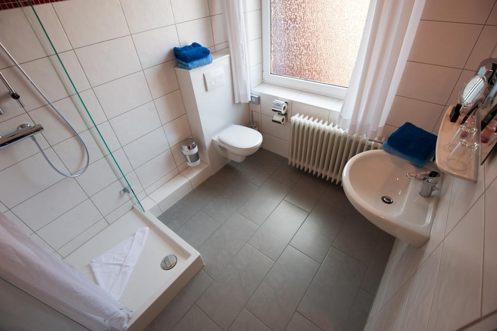Hotel An'T Yachthaven Harlesiel Zewnętrze zdjęcie