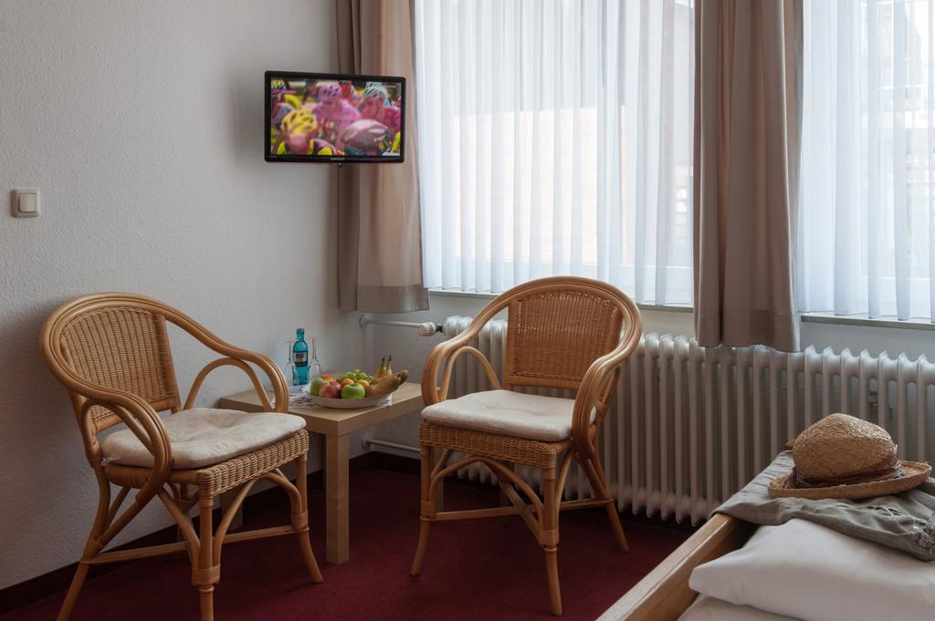 Hotel An'T Yachthaven Harlesiel Zewnętrze zdjęcie