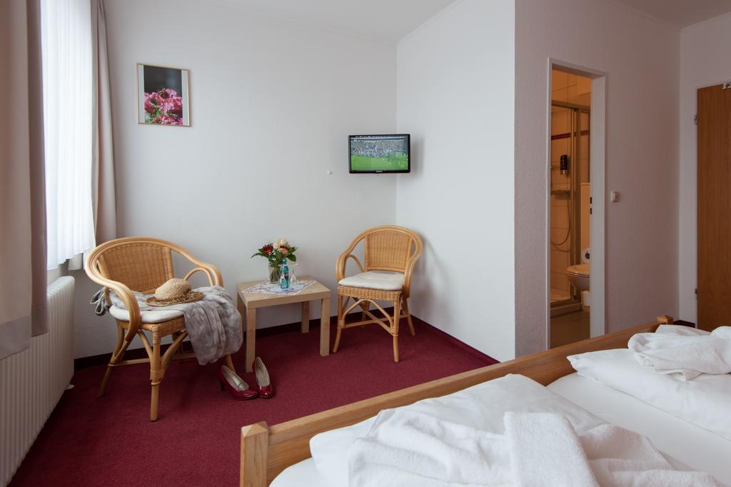 Hotel An'T Yachthaven Harlesiel Zewnętrze zdjęcie
