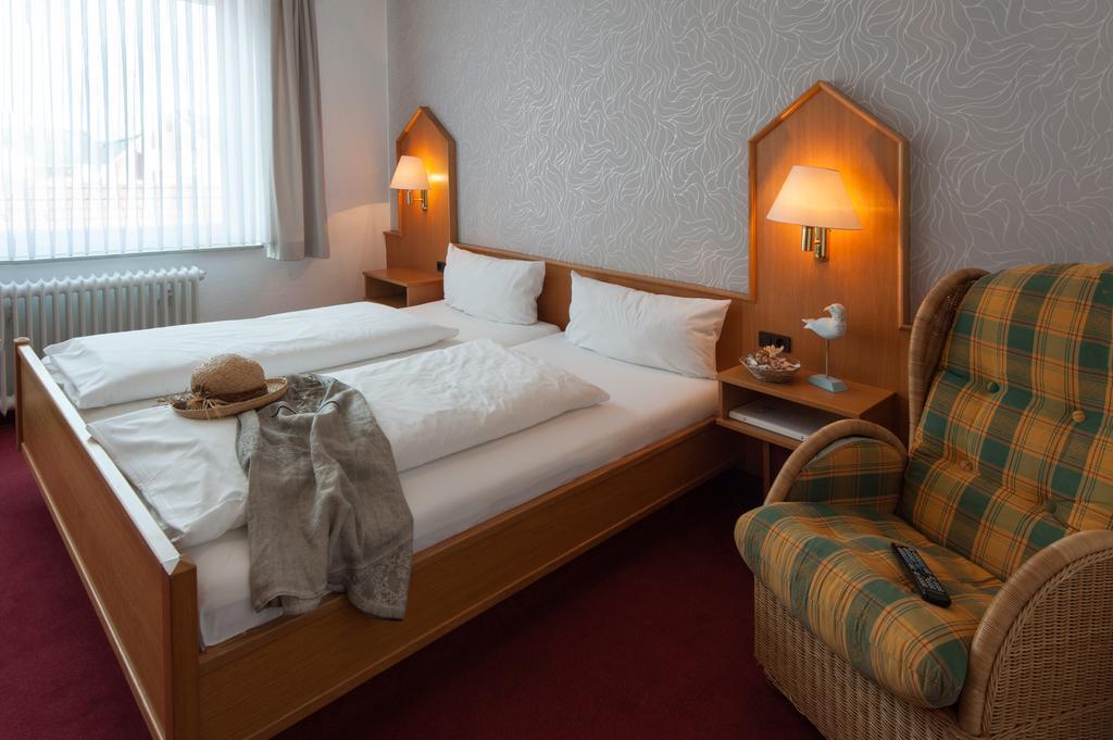 Hotel An'T Yachthaven Harlesiel Zewnętrze zdjęcie