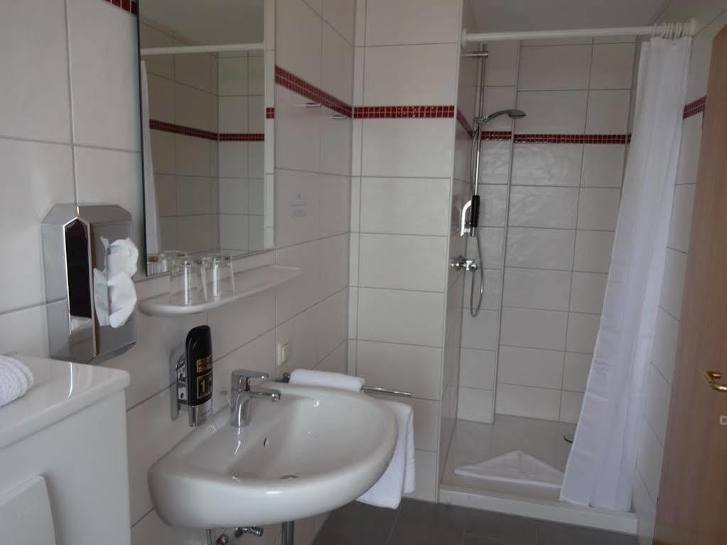 Hotel An'T Yachthaven Harlesiel Zewnętrze zdjęcie