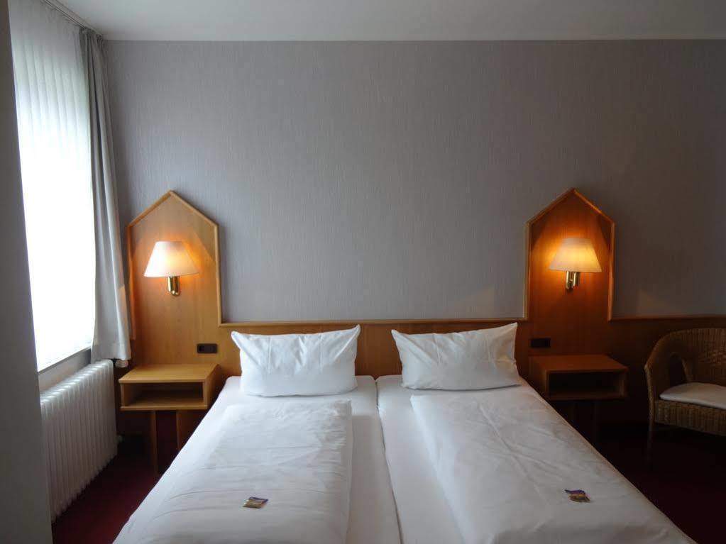 Hotel An'T Yachthaven Harlesiel Zewnętrze zdjęcie