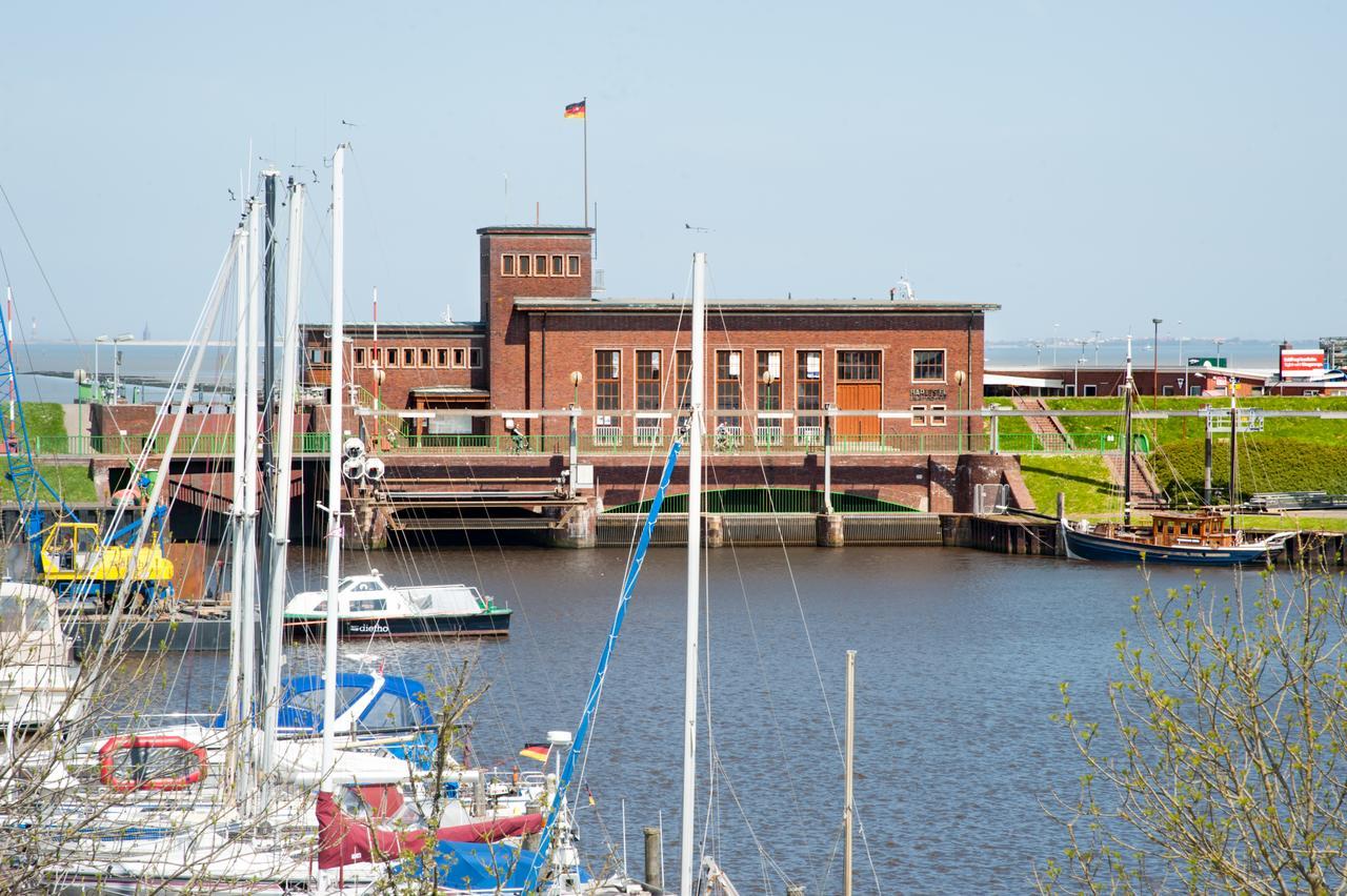 Hotel An'T Yachthaven Harlesiel Zewnętrze zdjęcie