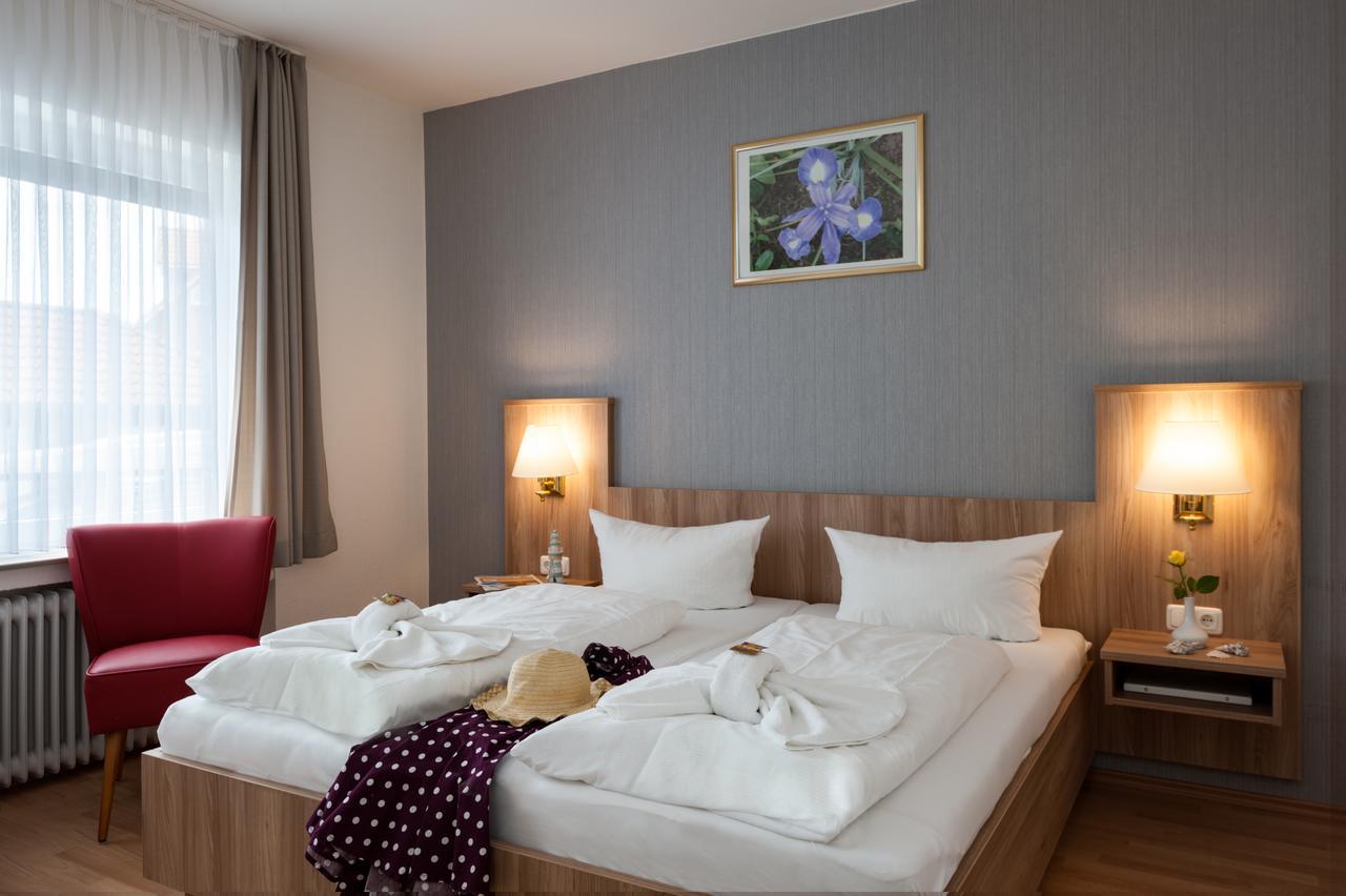 Hotel An'T Yachthaven Harlesiel Zewnętrze zdjęcie